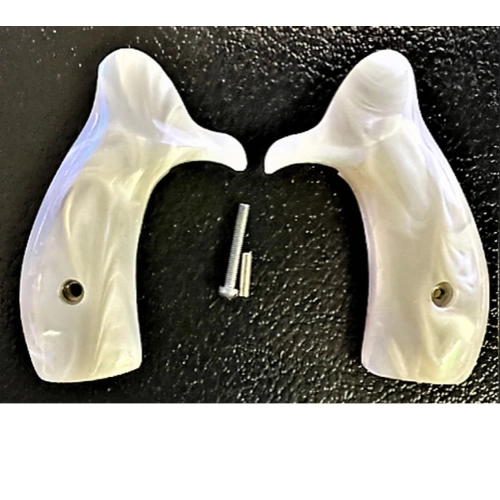 Classic Checkered Pattern on Taurus 942 Pearl Grips