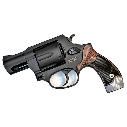 Classic Checkered Pattern on Taurus 942 Rosewood Pearl Grips